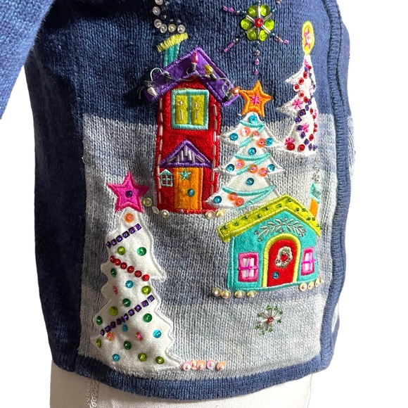 Christmas Village Sweater PS Petite S Embroidered Beaded Sequin Navy Rainbow - Picture 4 of 14